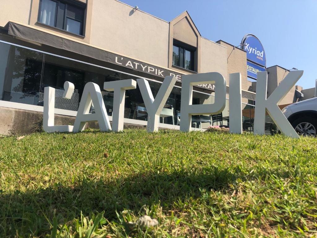 Hotel Restaurant Kyriad Brive Centre Exterior photo
